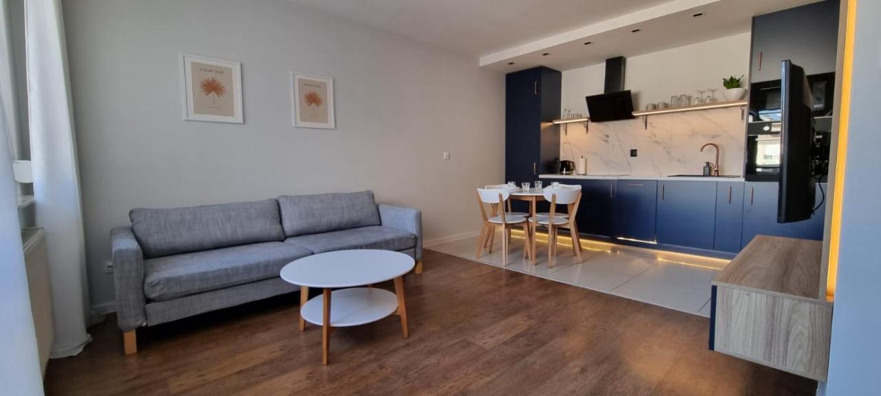 Apartament 51 *